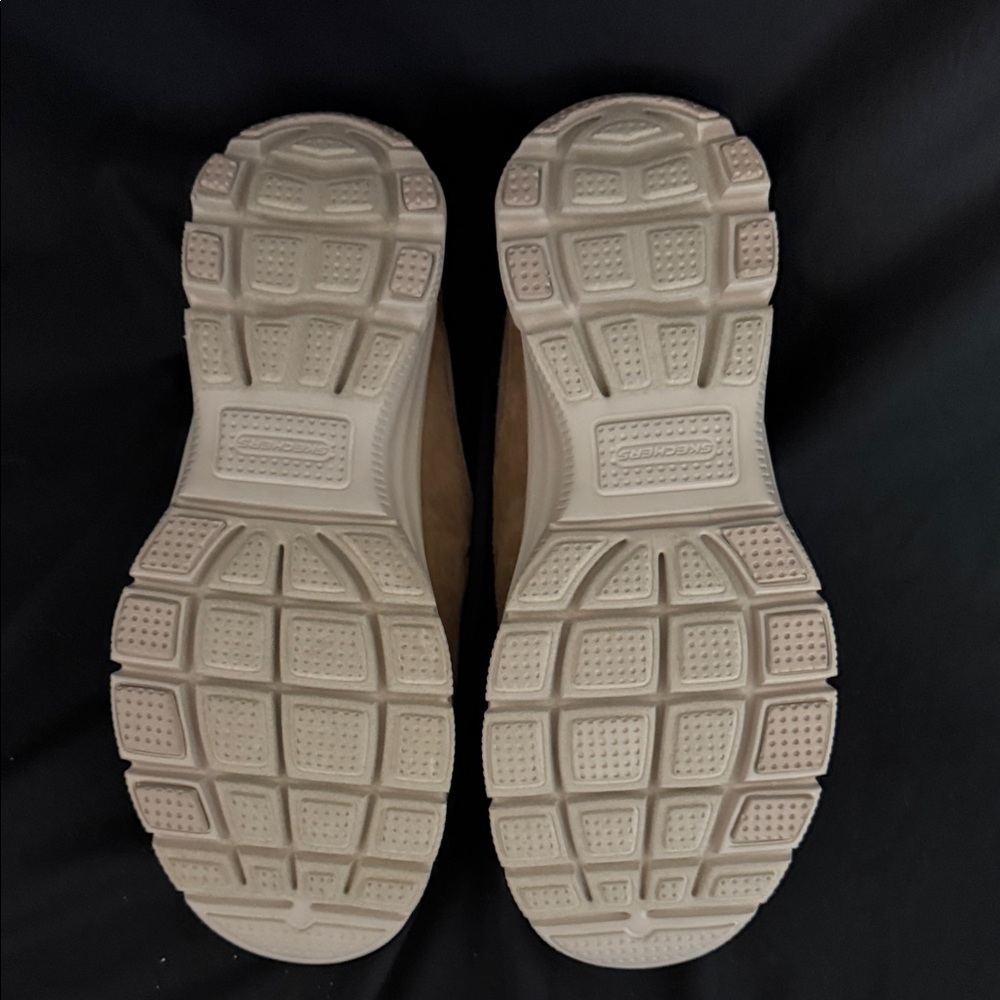 Brand New Skechers Women’s Slip-On Slippers - Picture 2 of 4
